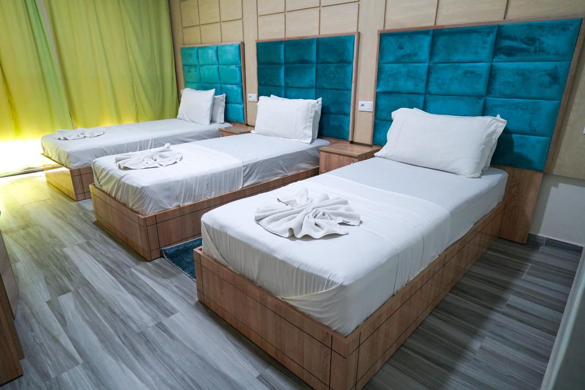 Fekri Hotel 梅克内斯 外观 照片