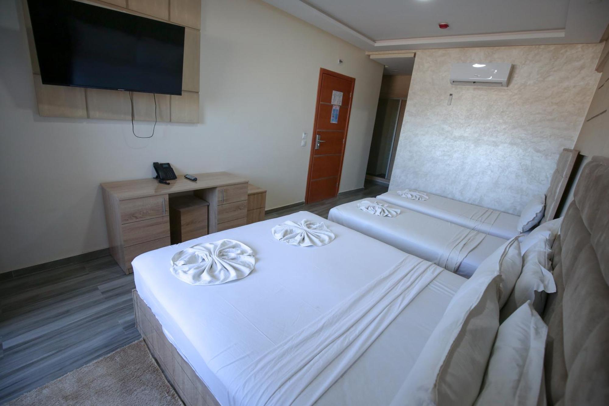Fekri Hotel 梅克内斯 外观 照片
