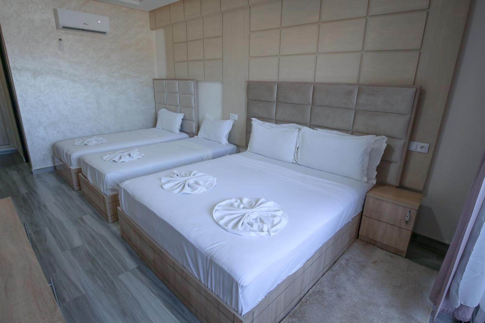 Fekri Hotel 梅克内斯 外观 照片